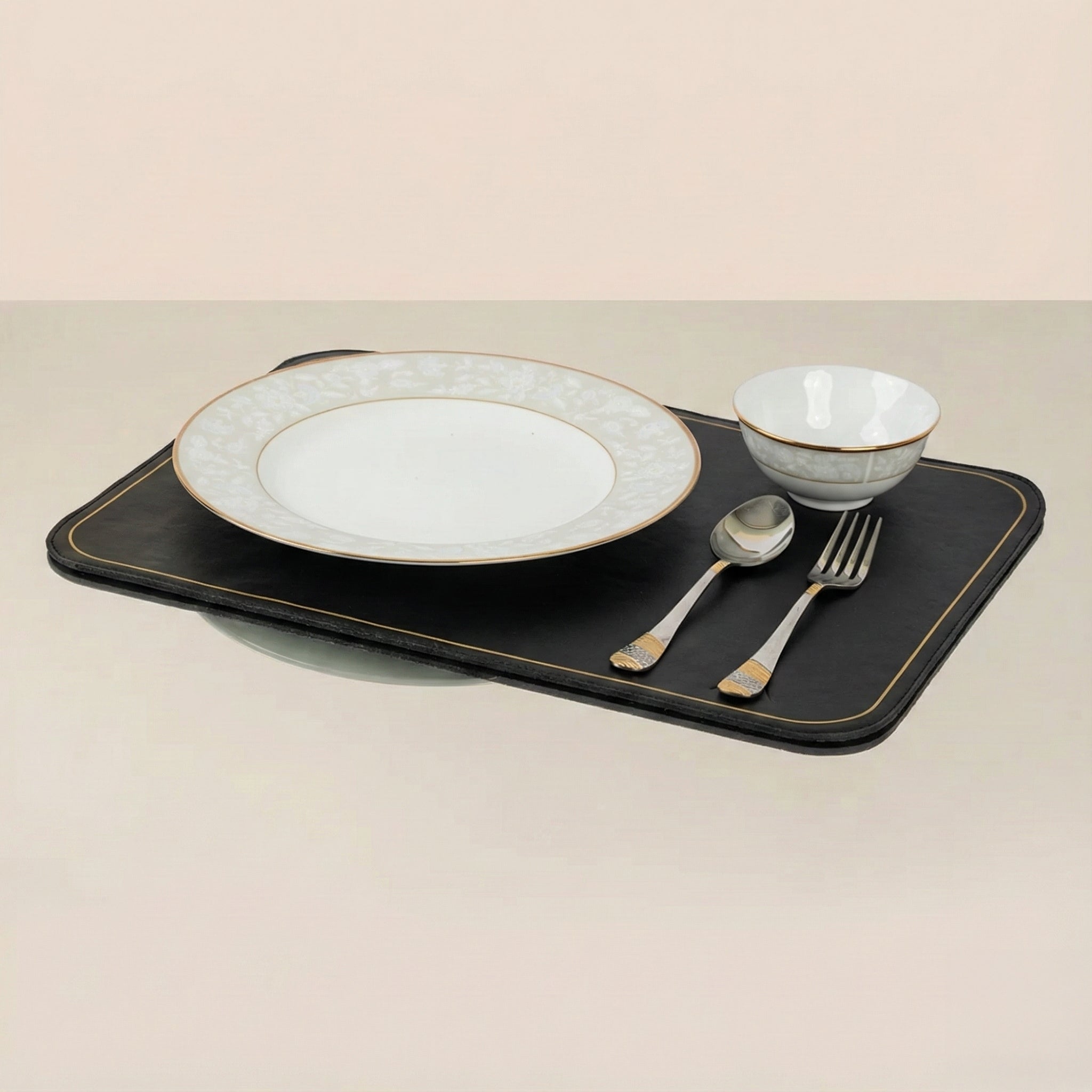 The Monolith Mat & Cutlery Holder - Set of 1