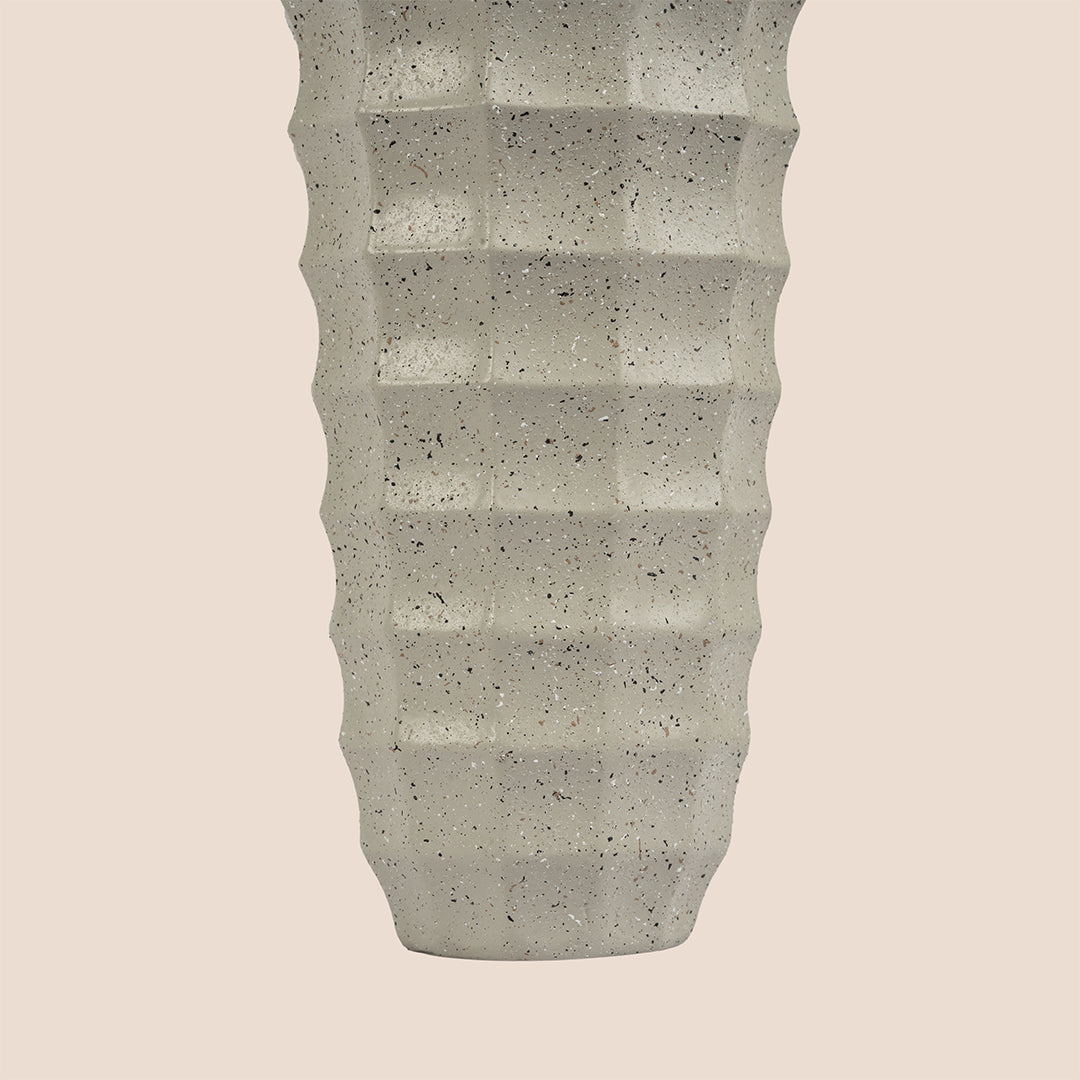 Sootra - The Vase