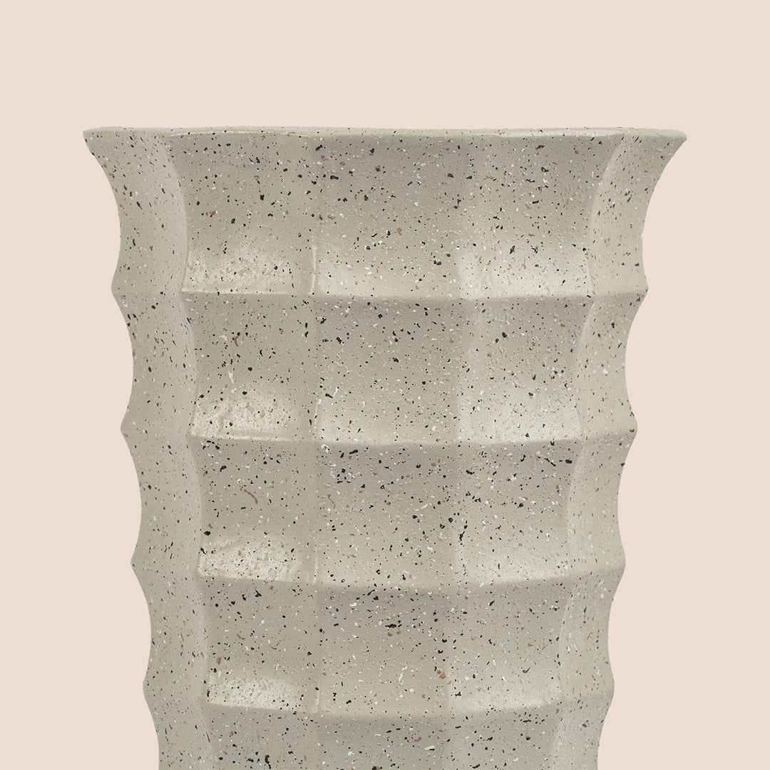 Sootra - The Vase