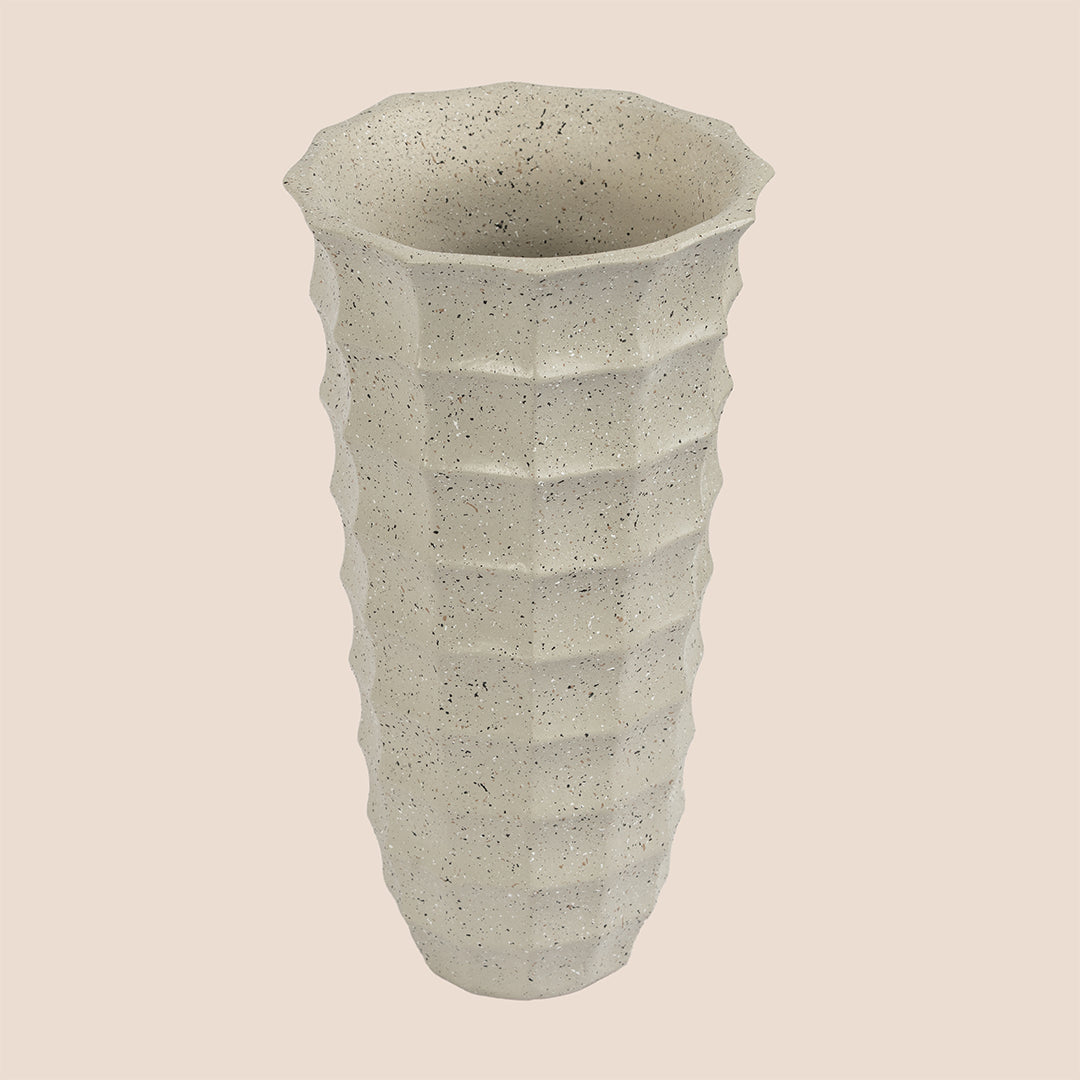 Sootra - The Vase