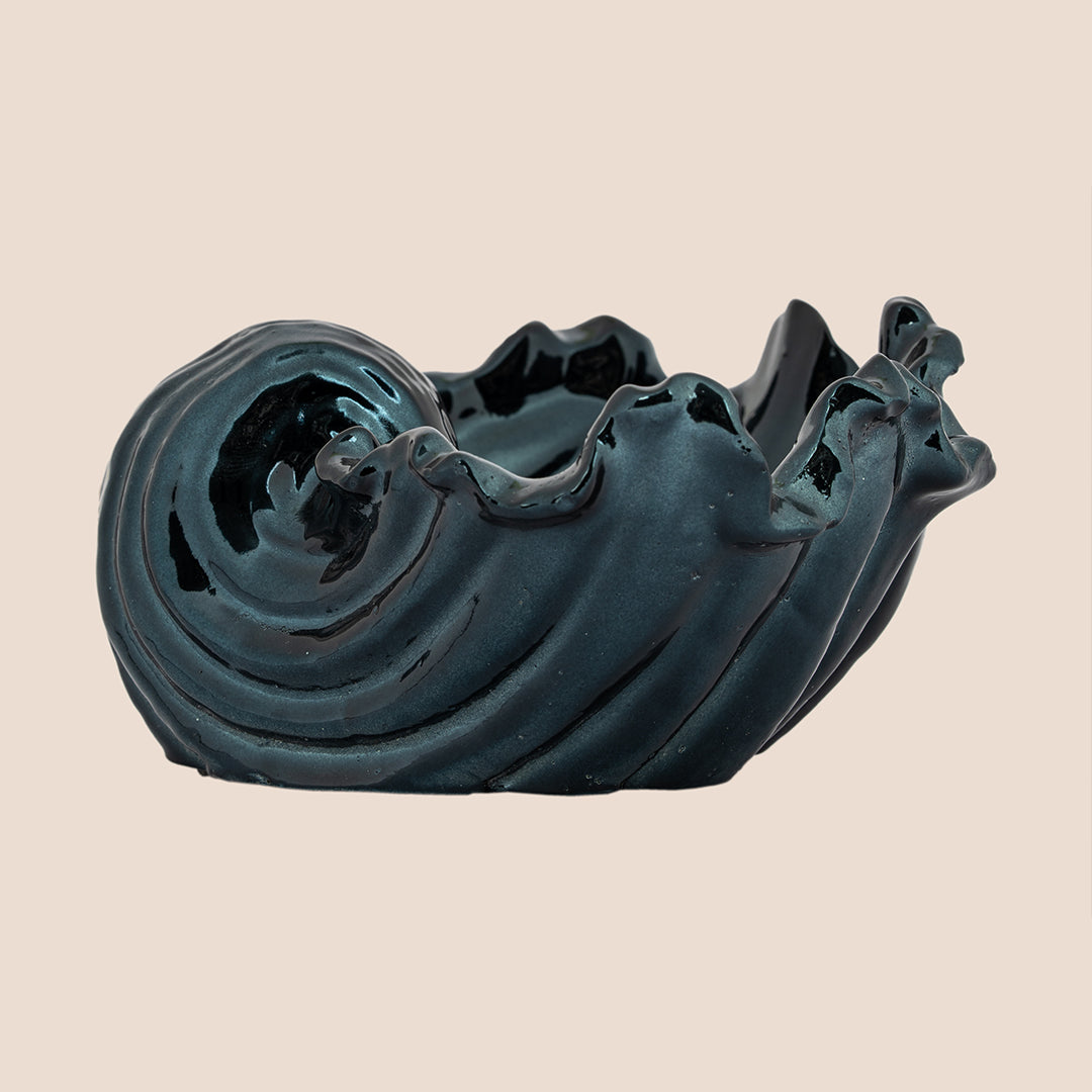 Ember Tide – Sculptural Ashtray