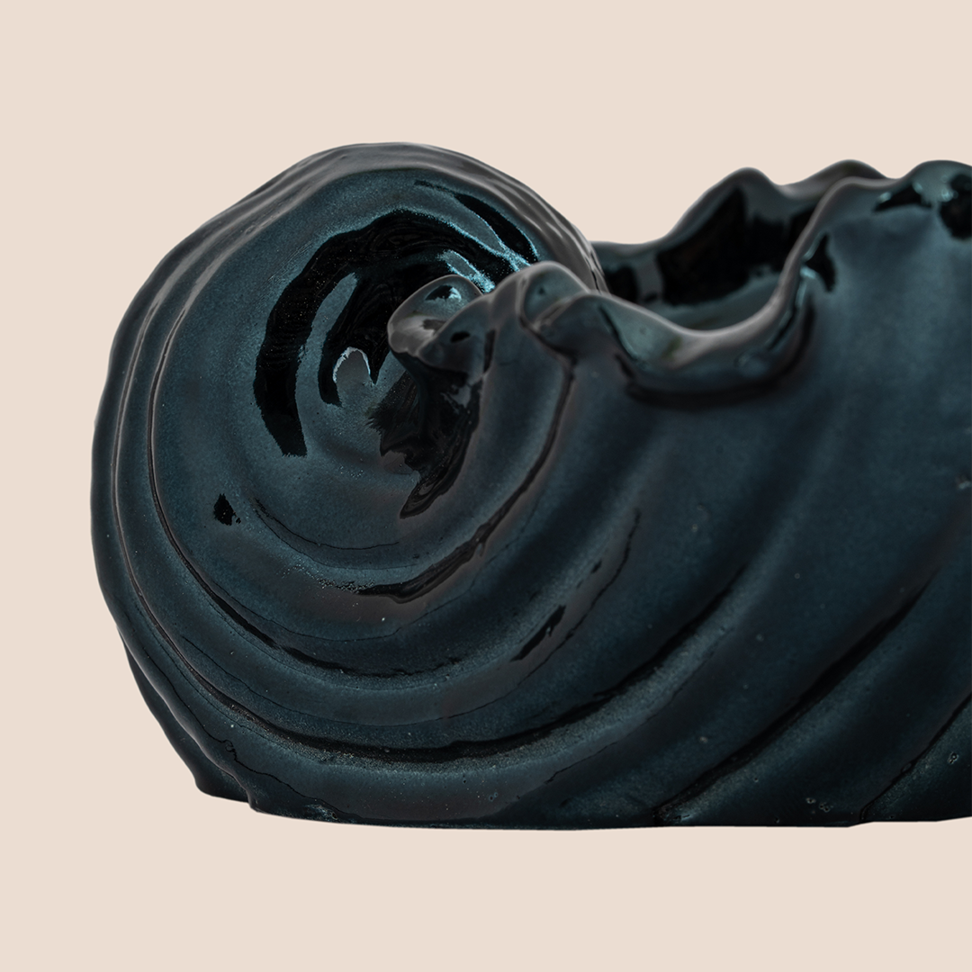 Ember Tide – Sculptural Ashtray