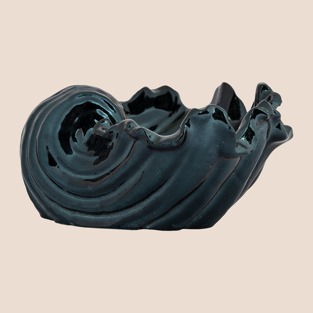 Ember Tide – Sculptural Ashtray