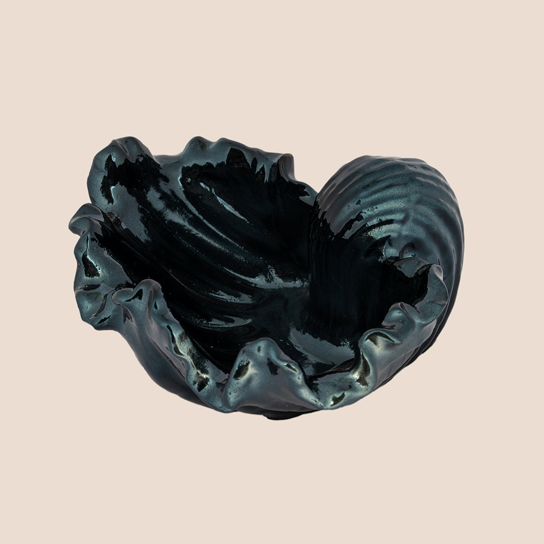 Ember Tide – Sculptural Ashtray