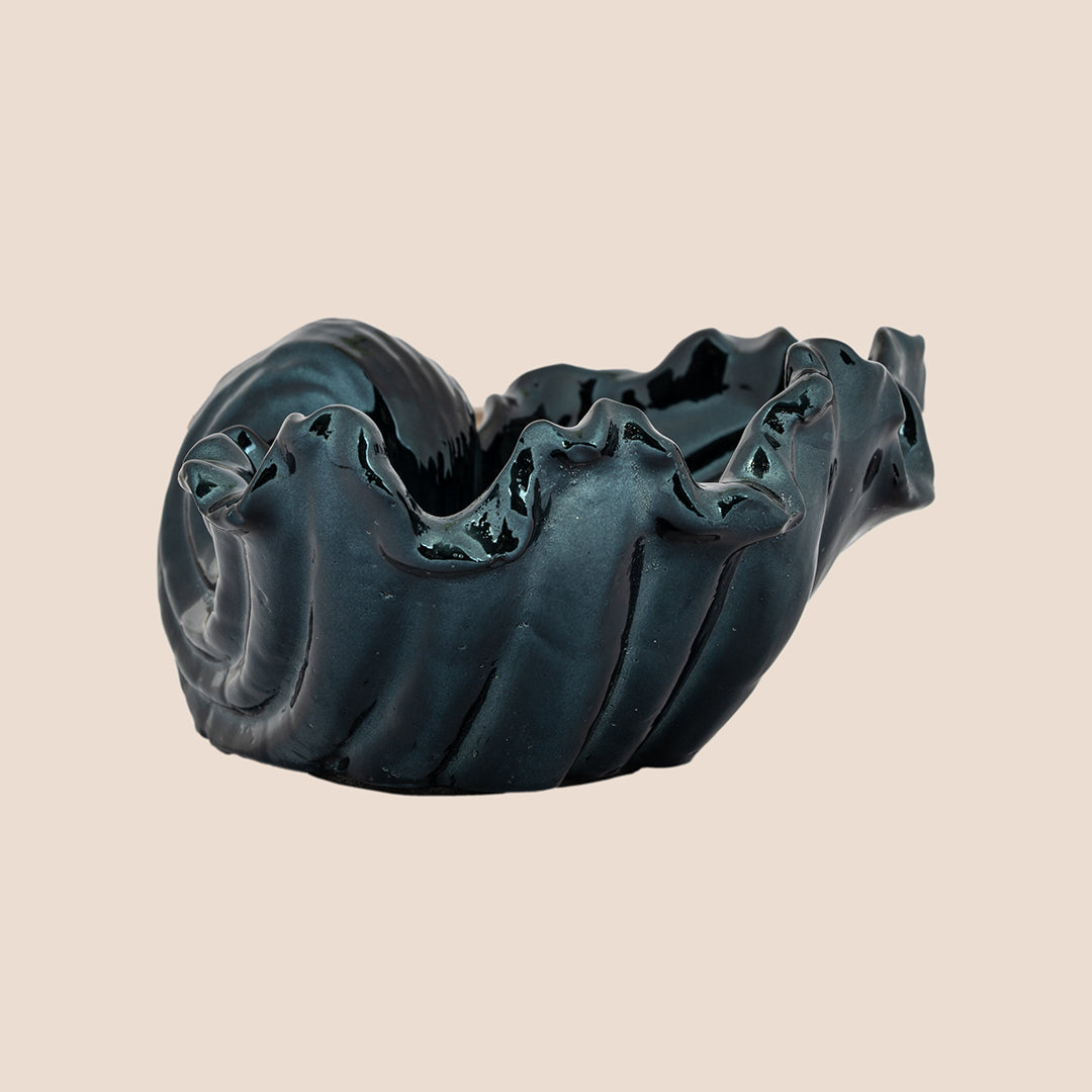 Ember Tide – Sculptural Ashtray