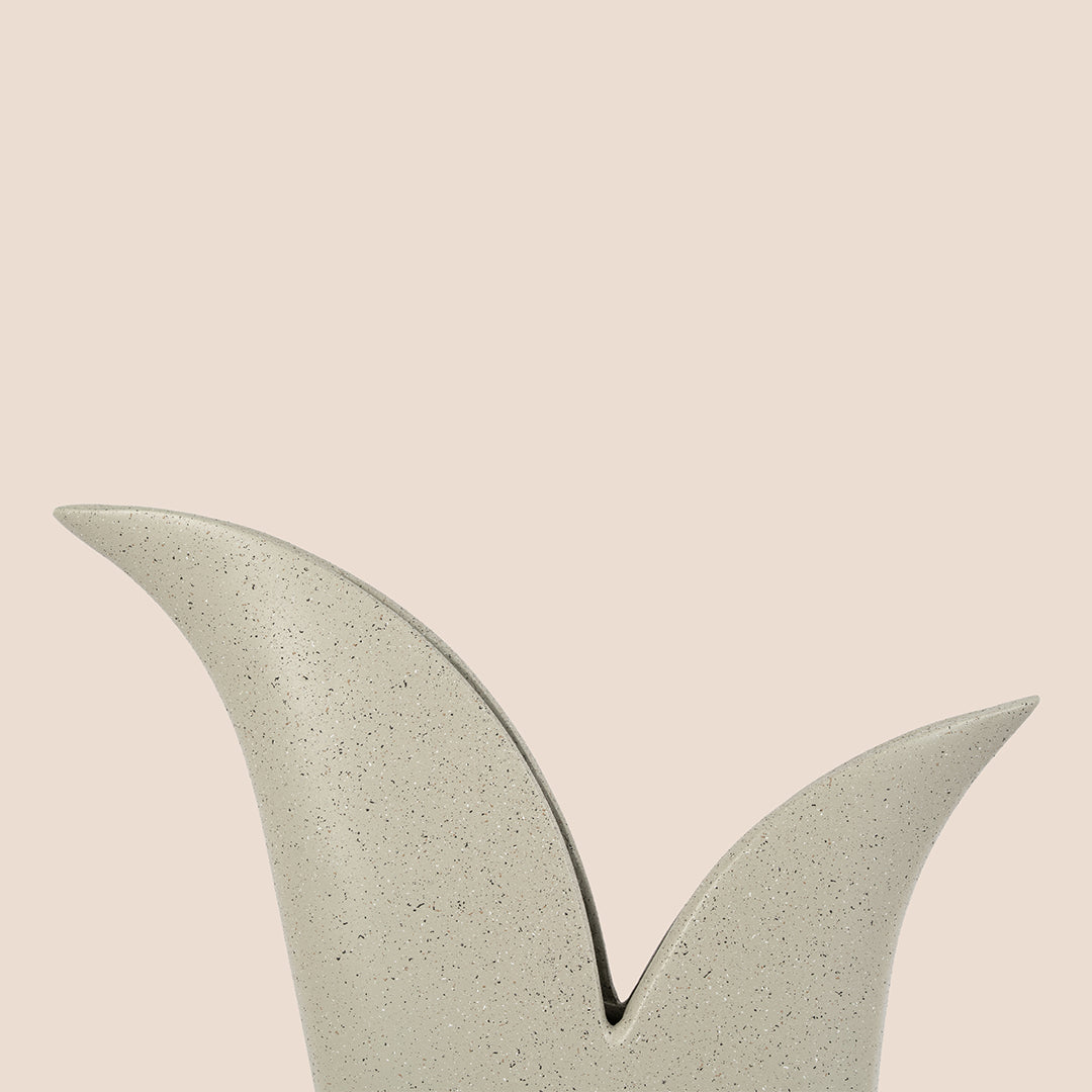 Wings of Serenity – The Vase