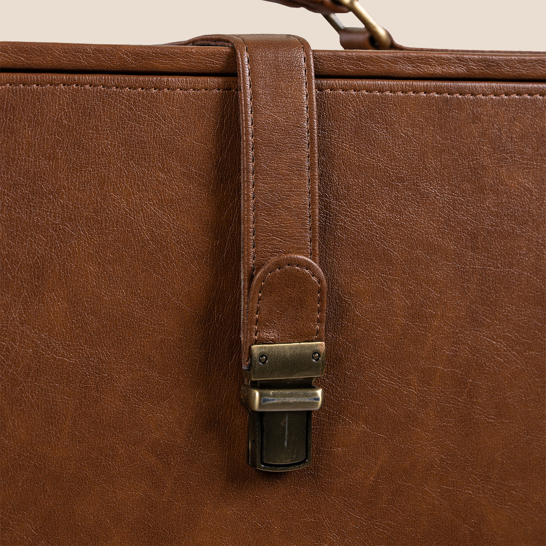 Legacy Liquor Leather Chest- Barware Set