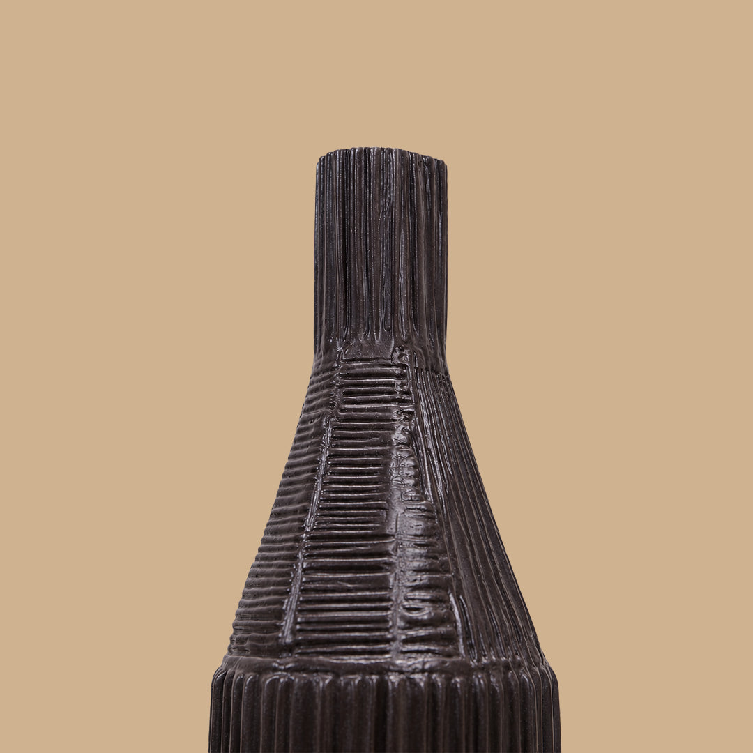 Noir Atelier - The Vase