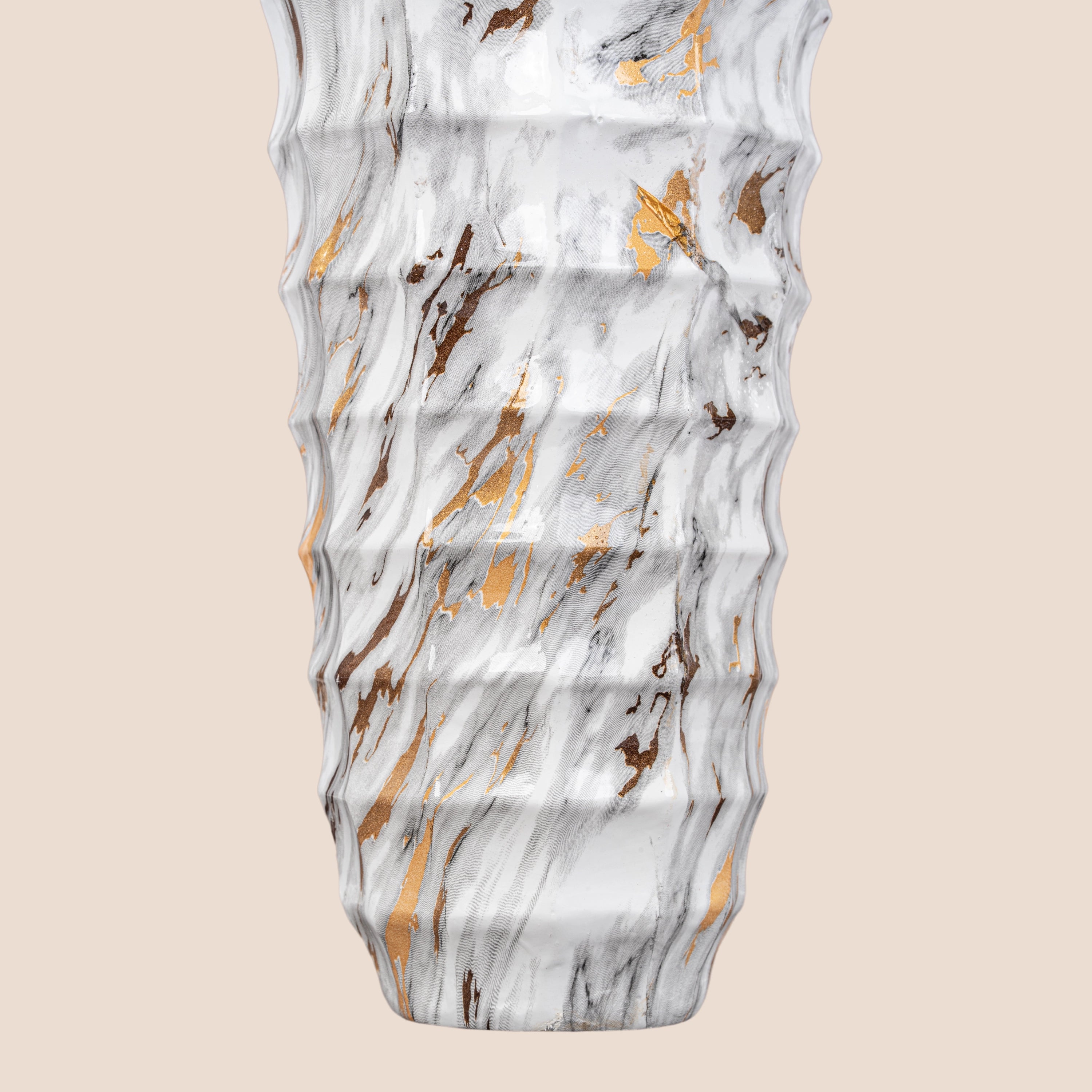 Aurelia Strata- The Vase