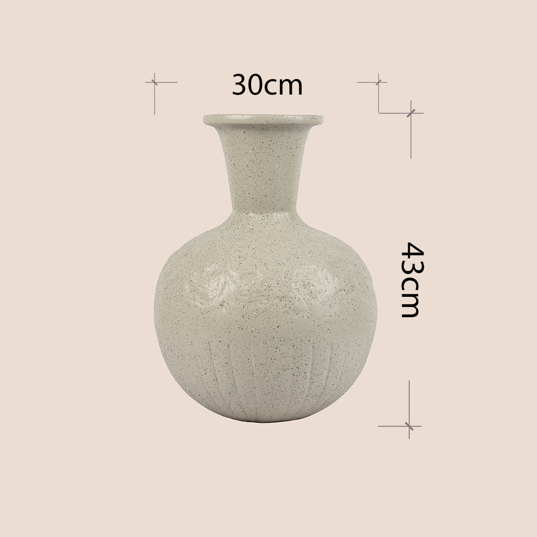 Luna Terra - The Vase