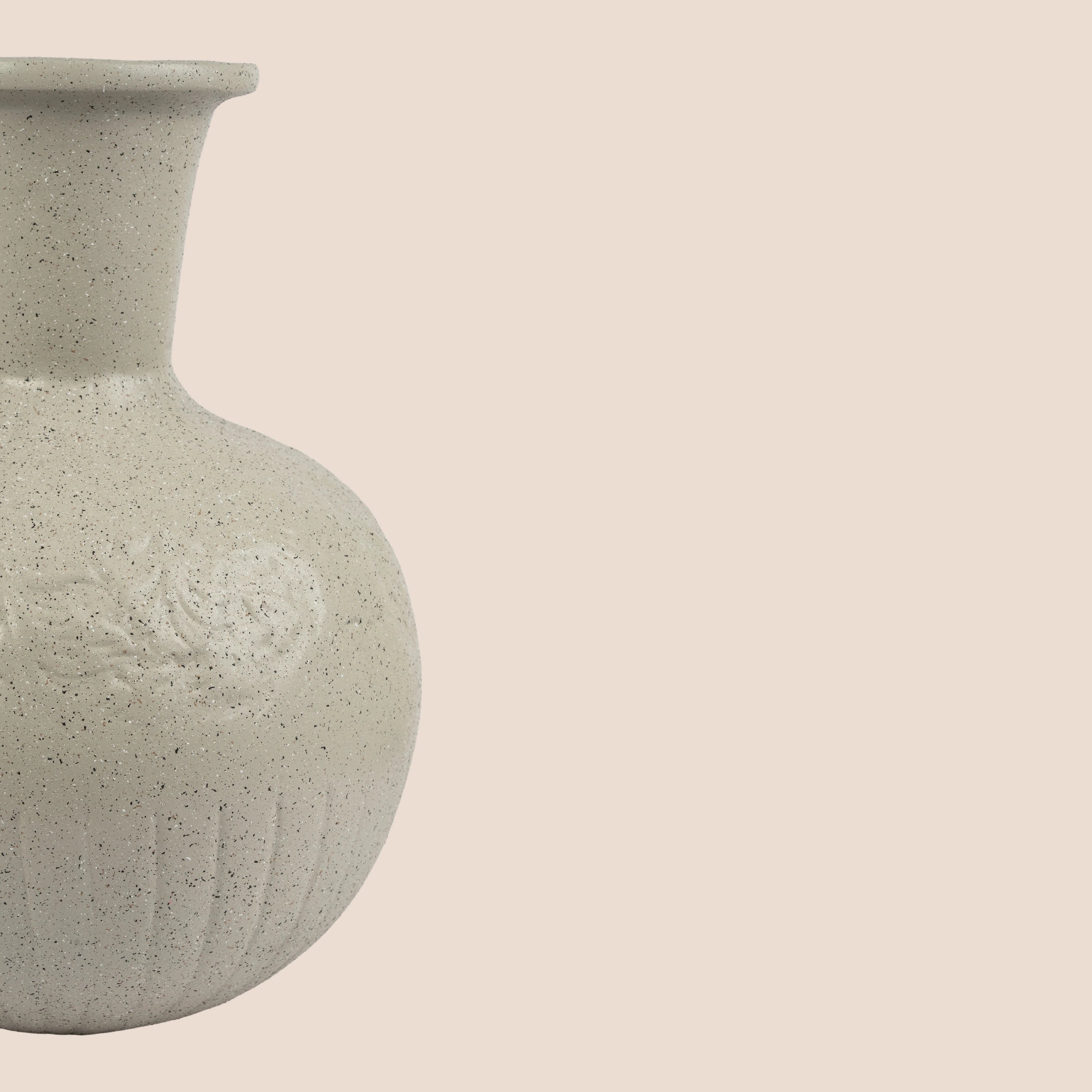 Luna Terra - The Vase