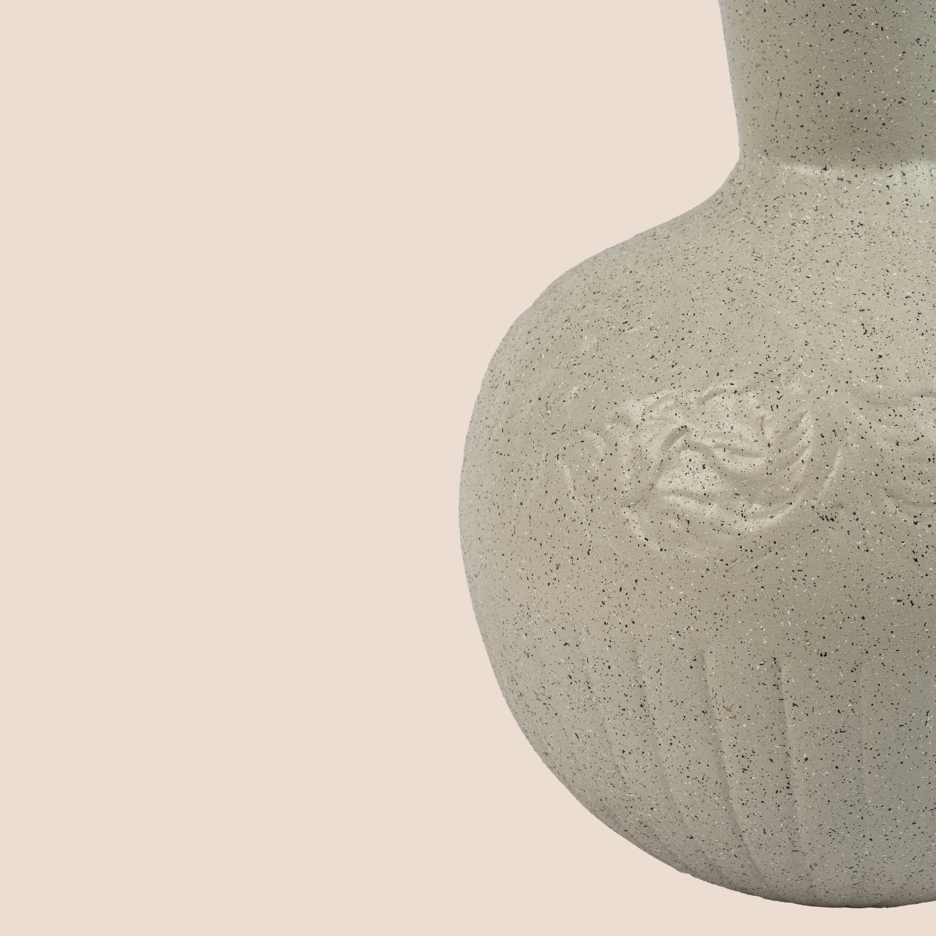 Luna Terra - The Vase